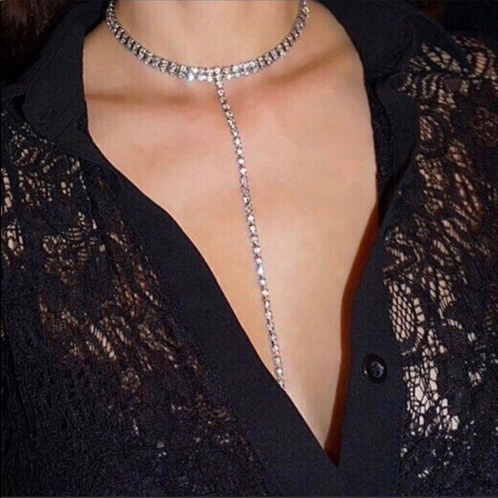 Sexy and elegant gemstone necklace choker